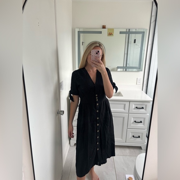 Buffalo Mariposa Tied V-Neck Button-Front Midi Dress NWT - Picture 12 of 14